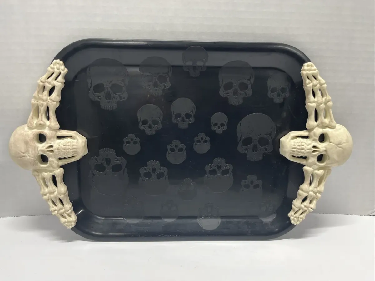 Skeleton Serving Tray – Plastic 16in — image 1 of 3